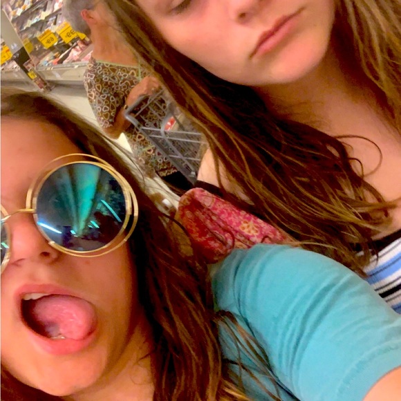 Meet your Posher, Makayla - Picture 1 of 1